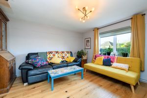 Sitting Room- click for photo gallery